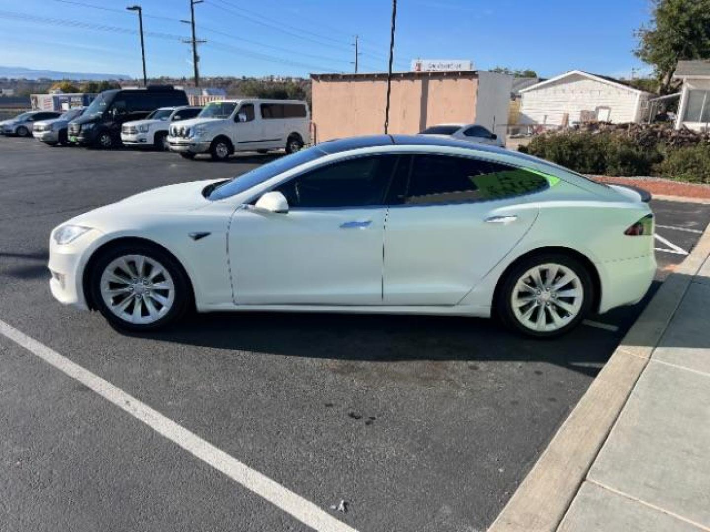 2017 Pearl White Multi-Coat /Black, leather Tesla Model S 90D (5YJSA1E20HF) with an ELECTRIC engine, 1-Speed Automatic transmission, located at 1865 East Red Hills Pkwy, St. George, 84770, (435) 628-0023, 37.120850, -113.543640 - Photo#5