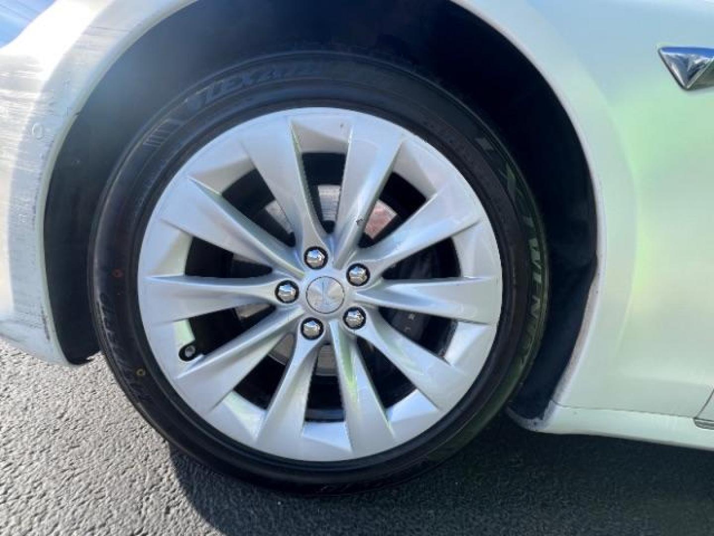 2017 Pearl White Multi-Coat /Black, leather Tesla Model S 90D (5YJSA1E20HF) with an ELECTRIC engine, 1-Speed Automatic transmission, located at 1865 East Red Hills Pkwy, St. George, 84770, (435) 628-0023, 37.120850, -113.543640 - Photo#11