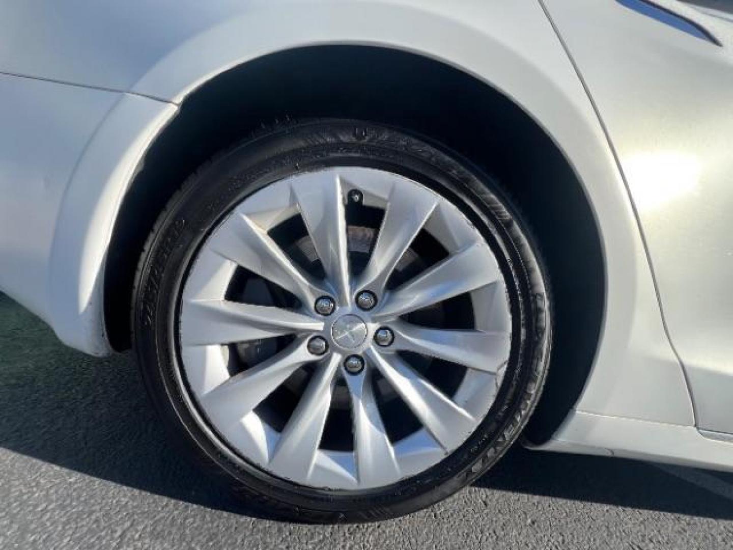 2017 Pearl White Multi-Coat /Black, leather Tesla Model S 90D (5YJSA1E20HF) with an ELECTRIC engine, 1-Speed Automatic transmission, located at 1865 East Red Hills Pkwy, St. George, 84770, (435) 628-0023, 37.120850, -113.543640 - Photo#13