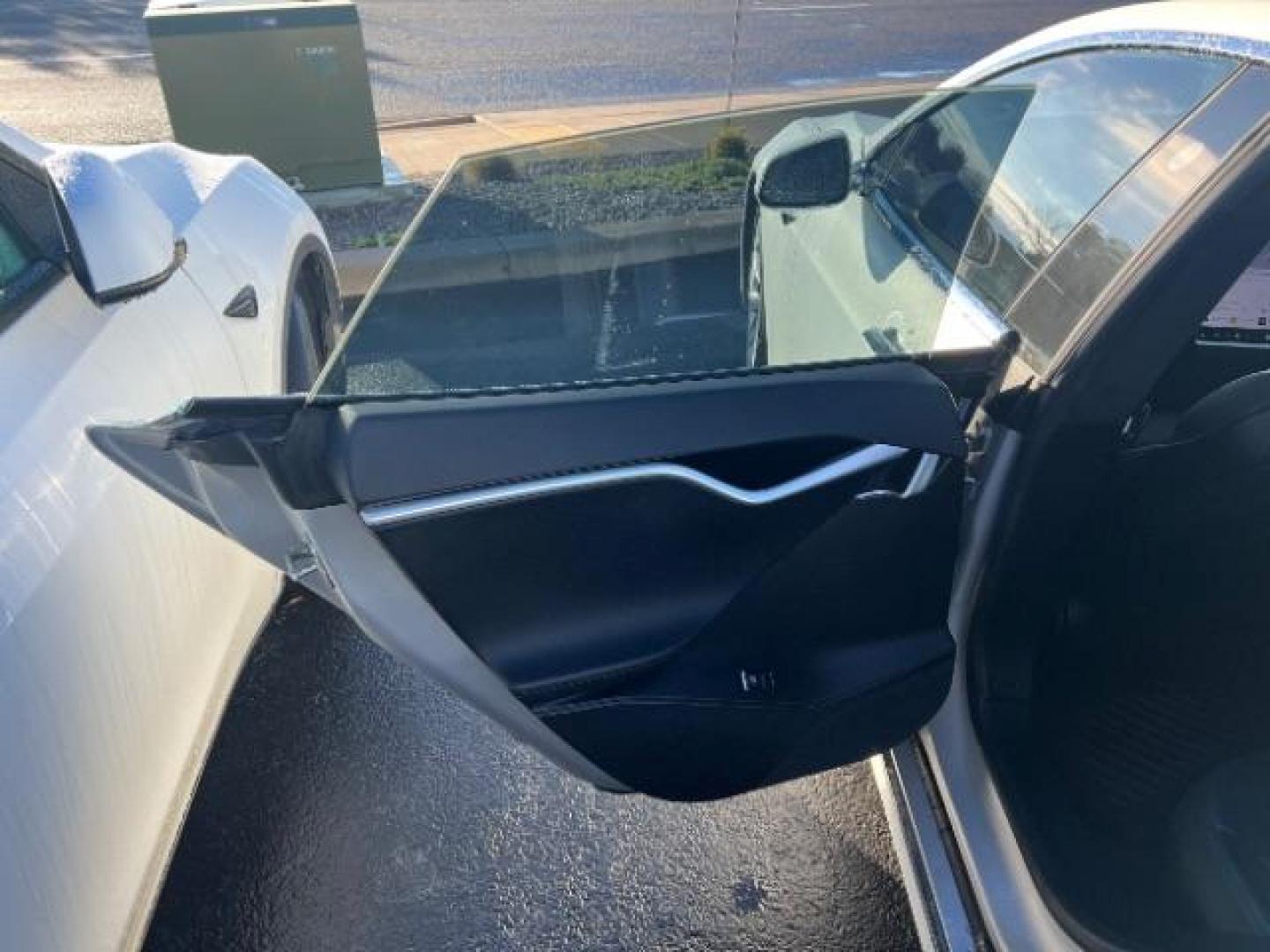 2017 Pearl White Multi-Coat /Black, leather Tesla Model S 90D (5YJSA1E20HF) with an ELECTRIC engine, 1-Speed Automatic transmission, located at 1865 East Red Hills Pkwy, St. George, 84770, (435) 628-0023, 37.120850, -113.543640 - Photo#20