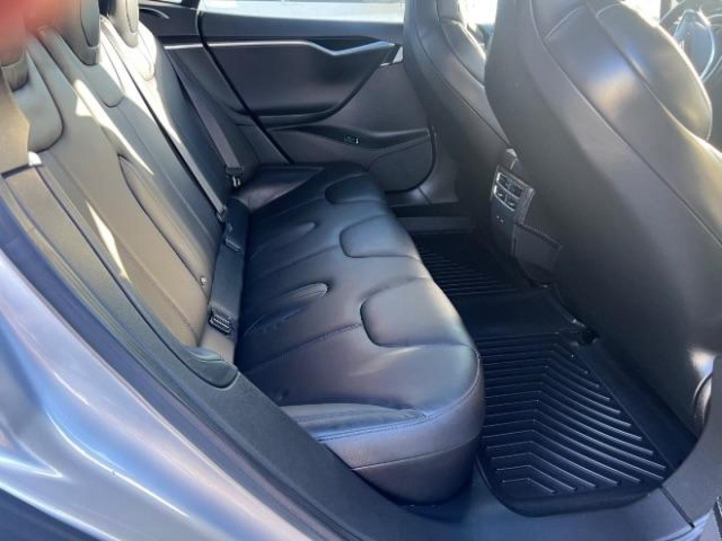 2017 Pearl White Multi-Coat /Black, leather Tesla Model S 90D (5YJSA1E20HF) with an ELECTRIC engine, 1-Speed Automatic transmission, located at 1865 East Red Hills Pkwy, St. George, 84770, (435) 628-0023, 37.120850, -113.543640 - Photo#25