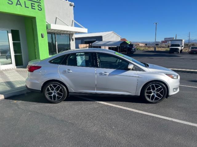2017 Ingot Silver Metallic /Charcoal Black Ford Focus SEL (1FADP3H26HL) with an 2L I-4 gasoline direct injection engine, Automatic transmission, located at 1865 East Red Hills Pkwy, St. George, 84770, (435) 628-0023, 37.120850, -113.543640 - We specialize in helping ALL people get the best financing available. No matter your credit score, good, bad or none we can get you an amazing rate. Had a bankruptcy, divorce, or repossessions? We give you the green light to get your credit back on the road. Low down and affordable payments that fit - Photo#7