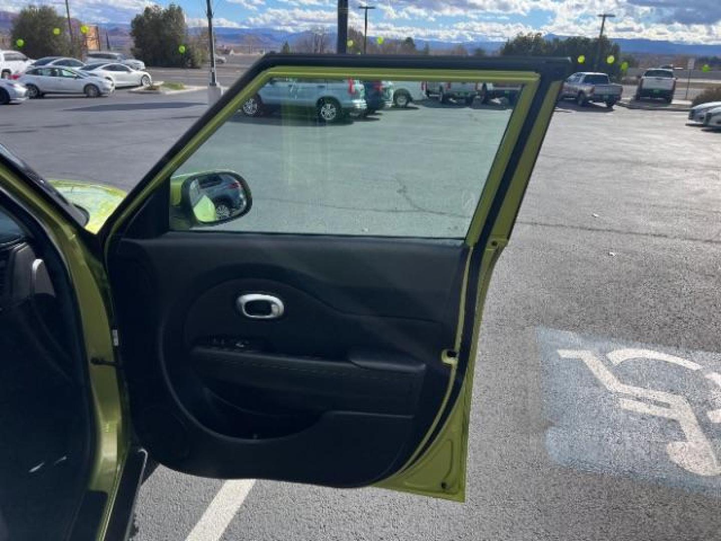 2019 Green /Black Kia Soul Base 6M (KNDJN2A26K7) with an 4 CYL 1.6L engine, AUTOMATIC transmission, located at 1865 East Red Hills Pkwy, St. George, 84770, (435) 628-0023, 37.120850, -113.543640 - We specialize in helping ALL people get the best financing available. No matter your credit score, good, bad or none we can get you an amazing rate. Had a bankruptcy, divorce, or repossessions? We give you the green light to get your credit back on the road. Low down and affordable payments that fit - Photo#26