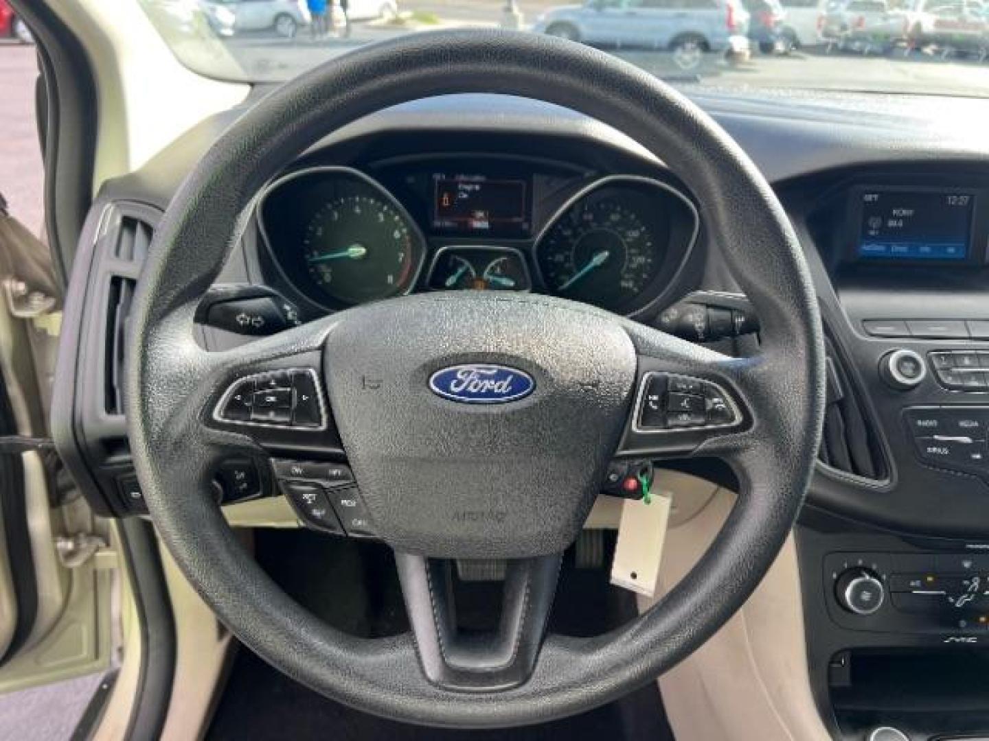 2018 White Gold Metallic /Medium Light Stone Ford Focus SE (1FADP3F23JL) with an EcoBoost 1L I-3 gasoline direct injection engine, Automatic transmission, located at 940 North Main Street, Cedar City, UT, 84720, (435) 628-0023, 37.692936, -113.061897 - Photo#15