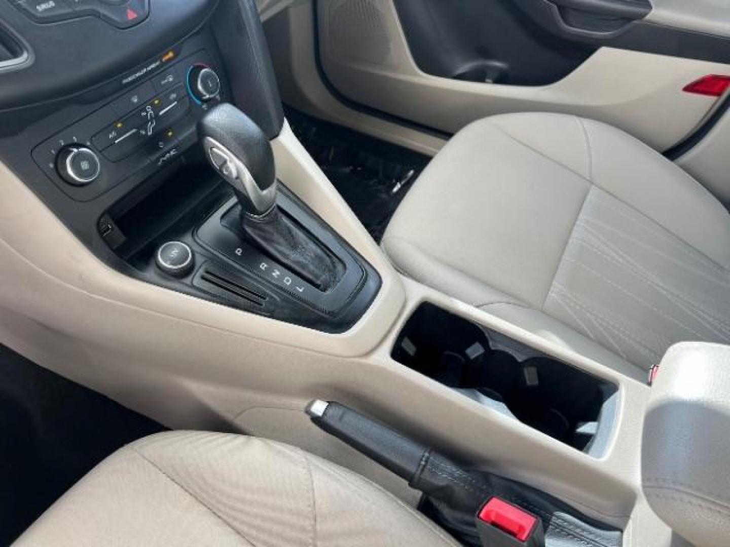 2018 White Gold Metallic /Medium Light Stone Ford Focus SE (1FADP3F23JL) with an EcoBoost 1L I-3 gasoline direct injection engine, Automatic transmission, located at 940 North Main Street, Cedar City, UT, 84720, (435) 628-0023, 37.692936, -113.061897 - Photo#18