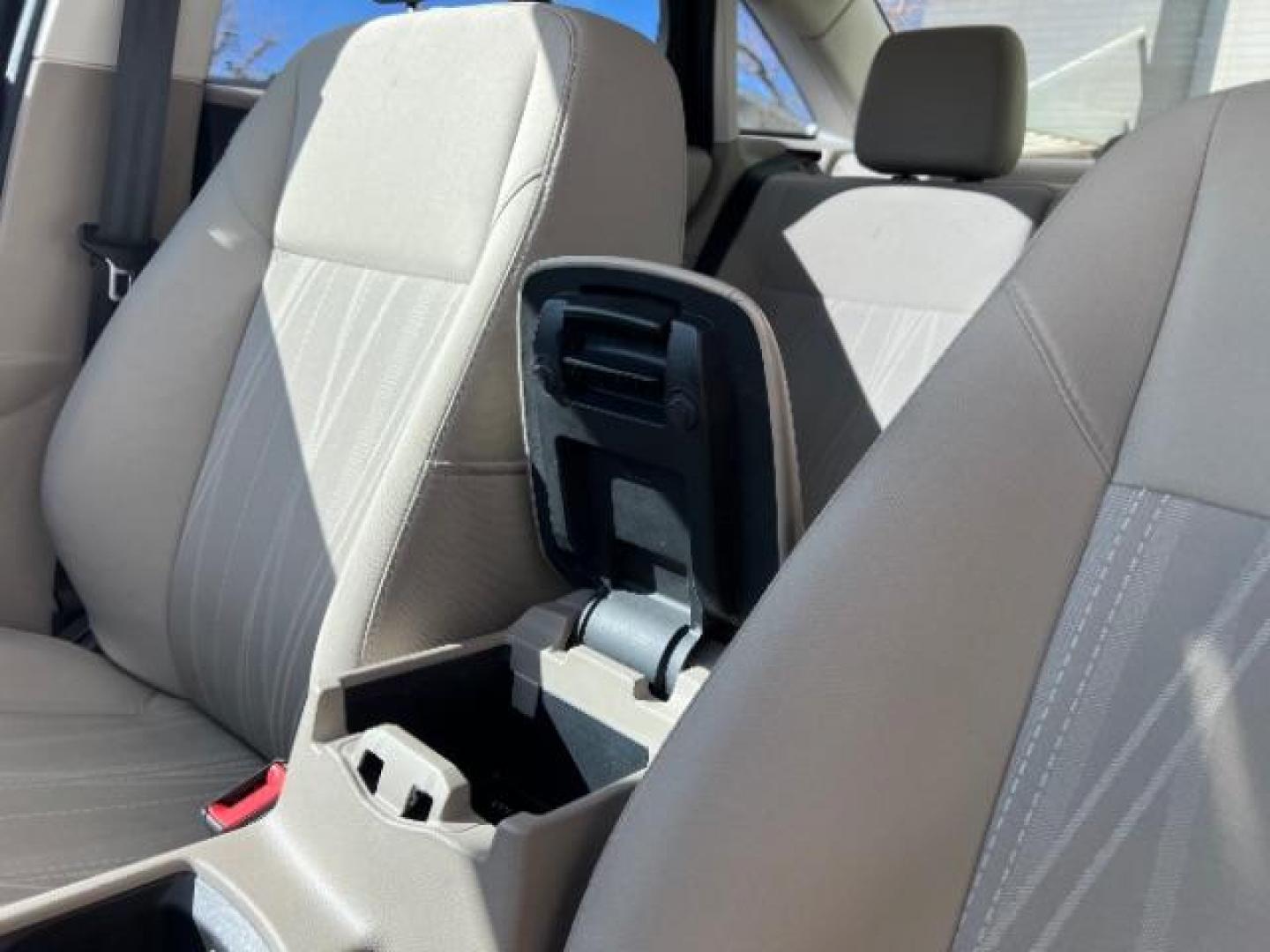 2018 White Gold Metallic /Medium Light Stone Ford Focus SE (1FADP3F23JL) with an EcoBoost 1L I-3 gasoline direct injection engine, Automatic transmission, located at 940 North Main Street, Cedar City, UT, 84720, (435) 628-0023, 37.692936, -113.061897 - Photo#19