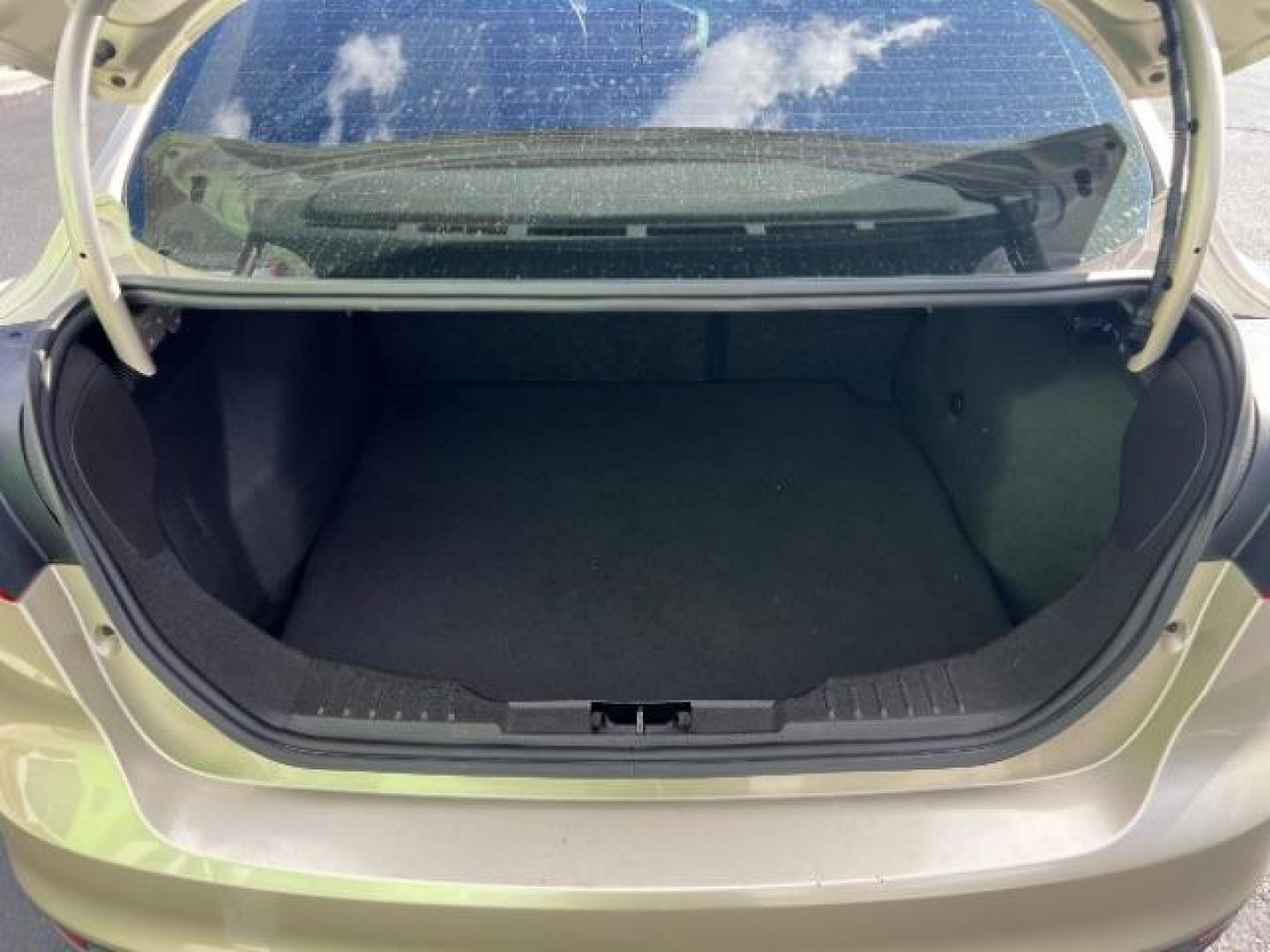 2018 White Gold Metallic /Medium Light Stone Ford Focus SE (1FADP3F23JL) with an EcoBoost 1L I-3 gasoline direct injection engine, Automatic transmission, located at 940 North Main Street, Cedar City, UT, 84720, (435) 628-0023, 37.692936, -113.061897 - Photo#23