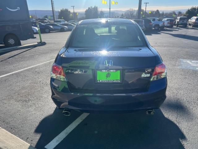 2009 Royal Blue Pearl /Ivory Honda Accord 3.5 EX-L (1HGCP36879A) with an 3.5L V-6 i-VTEC variable valve control engine, Automatic transmission, located at 1865 East Red Hills Pkwy, St. George, 84770, (435) 628-0023, 37.120850, -113.543640 - We specialize in helping ALL people get the best financing available. No matter your credit score, good, bad or none we can get you an amazing rate. Had a bankruptcy, divorce, or repossessions? We give you the green light to get your credit back on the road. Low down and affordable payments that fit - Photo#5