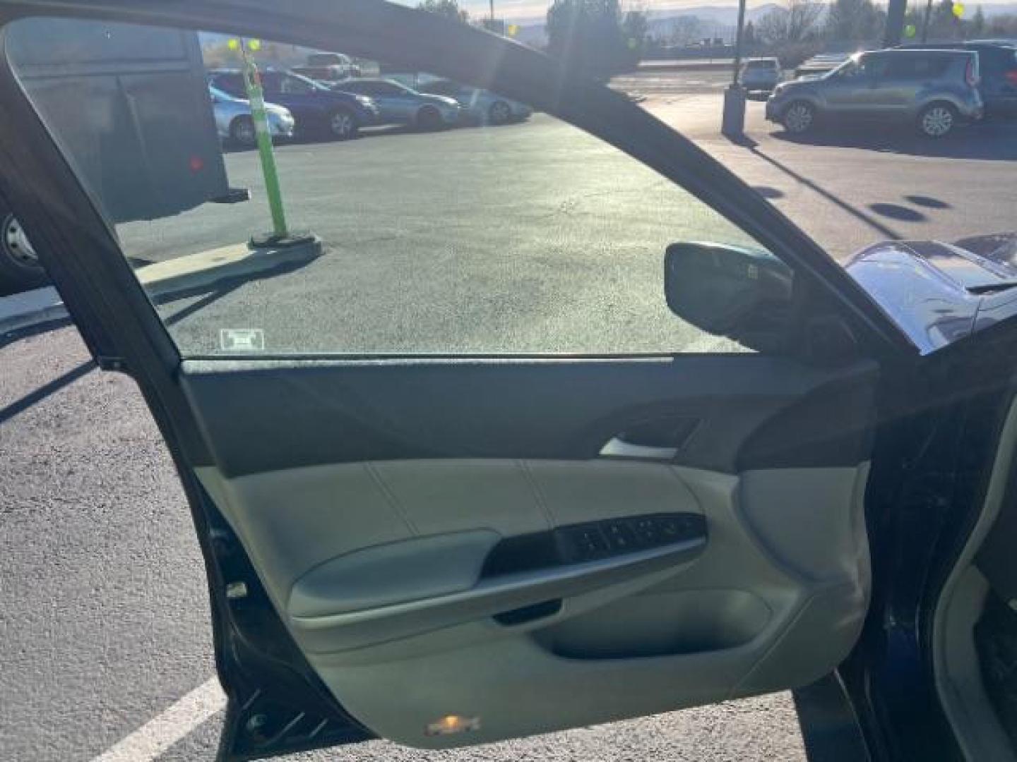 2009 Royal Blue Pearl /Ivory Honda Accord 3.5 EX-L (1HGCP36879A) with an 3.5L V-6 i-VTEC variable valve control engine, Automatic transmission, located at 940 North Main Street, Cedar City, UT, 84720, (435) 628-0023, 37.692936, -113.061897 - We specialize in helping ALL people get the best financing available. No matter your credit score, good, bad or none we can get you an amazing rate. Had a bankruptcy, divorce, or repossessions? We give you the green light to get your credit back on the road. Low down and affordable payments that fit - Photo#12