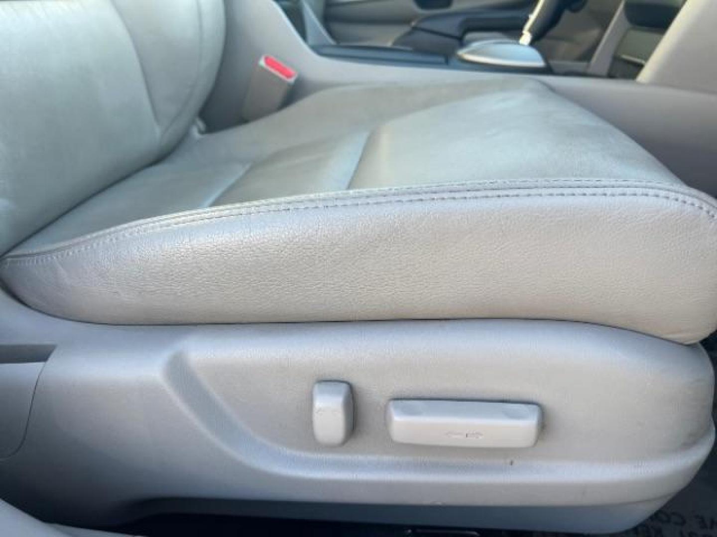 2009 Royal Blue Pearl /Ivory Honda Accord 3.5 EX-L (1HGCP36879A) with an 3.5L V-6 i-VTEC variable valve control engine, Automatic transmission, located at 940 North Main Street, Cedar City, UT, 84720, (435) 628-0023, 37.692936, -113.061897 - We specialize in helping ALL people get the best financing available. No matter your credit score, good, bad or none we can get you an amazing rate. Had a bankruptcy, divorce, or repossessions? We give you the green light to get your credit back on the road. Low down and affordable payments that fit - Photo#27