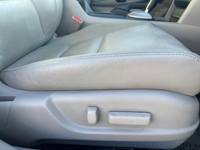 2009 Royal Blue Pearl /Ivory Honda Accord 3.5 EX-L (1HGCP36879A) with an 3.5L V-6 i-VTEC variable valve control engine, Automatic transmission, located at 1865 East Red Hills Pkwy, St. George, 84770, (435) 628-0023, 37.120850, -113.543640 - We specialize in helping ALL people get the best financing available. No matter your credit score, good, bad or none we can get you an amazing rate. Had a bankruptcy, divorce, or repossessions? We give you the green light to get your credit back on the road. Low down and affordable payments that fit - Photo#27