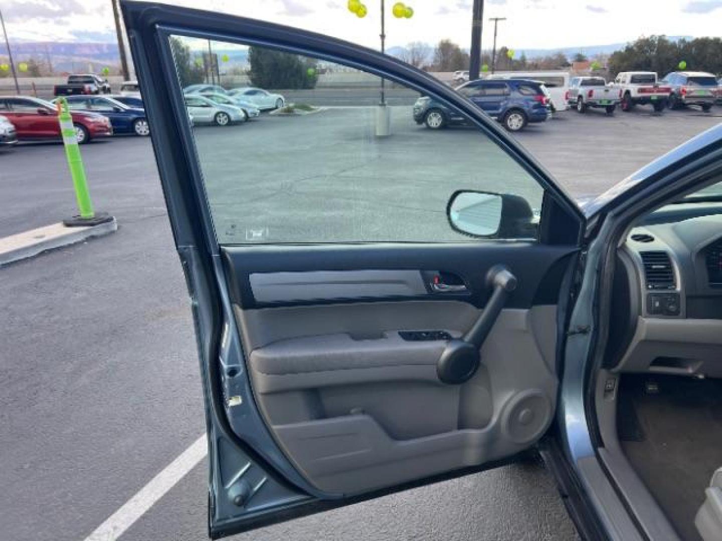 2011 Royal Blue Pearl /Gray Honda CR-V EX (3CZRE3H57BG) with an 2.4L I-4 DOHC engine, Automatic transmission, located at 940 North Main Street, Cedar City, UT, 84720, (435) 628-0023, 37.692936, -113.061897 - We specialize in helping ALL people get the best financing available. No matter your credit score, good, bad or none we can get you an amazing rate. Had a bankruptcy, divorce, or repossessions? We give you the green light to get your credit back on the road. Low down and affordable payments that fit - Photo#12