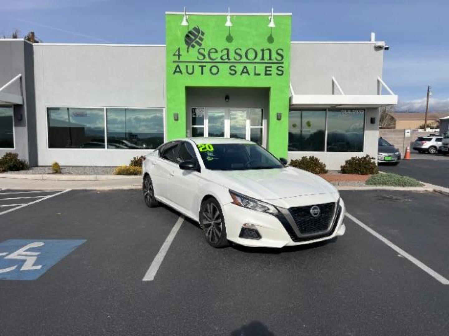 2020 Glacier White /Sport Nissan Altima SR FWD (1N4BL4CV3LN) with an 2.5L I-4 gasoline direct injection engine, Automatic transmission, located at 1865 East Red Hills Pkwy, St. George, 84770, (435) 628-0023, 37.120850, -113.543640 - We specialize in helping ALL people get the best financing available. No matter your credit score, good, bad or none we can get you an amazing rate. Had a bankruptcy, divorce, or repossessions? We give you the green light to get your credit back on the road. Low down and affordable payments that fit - Photo#0