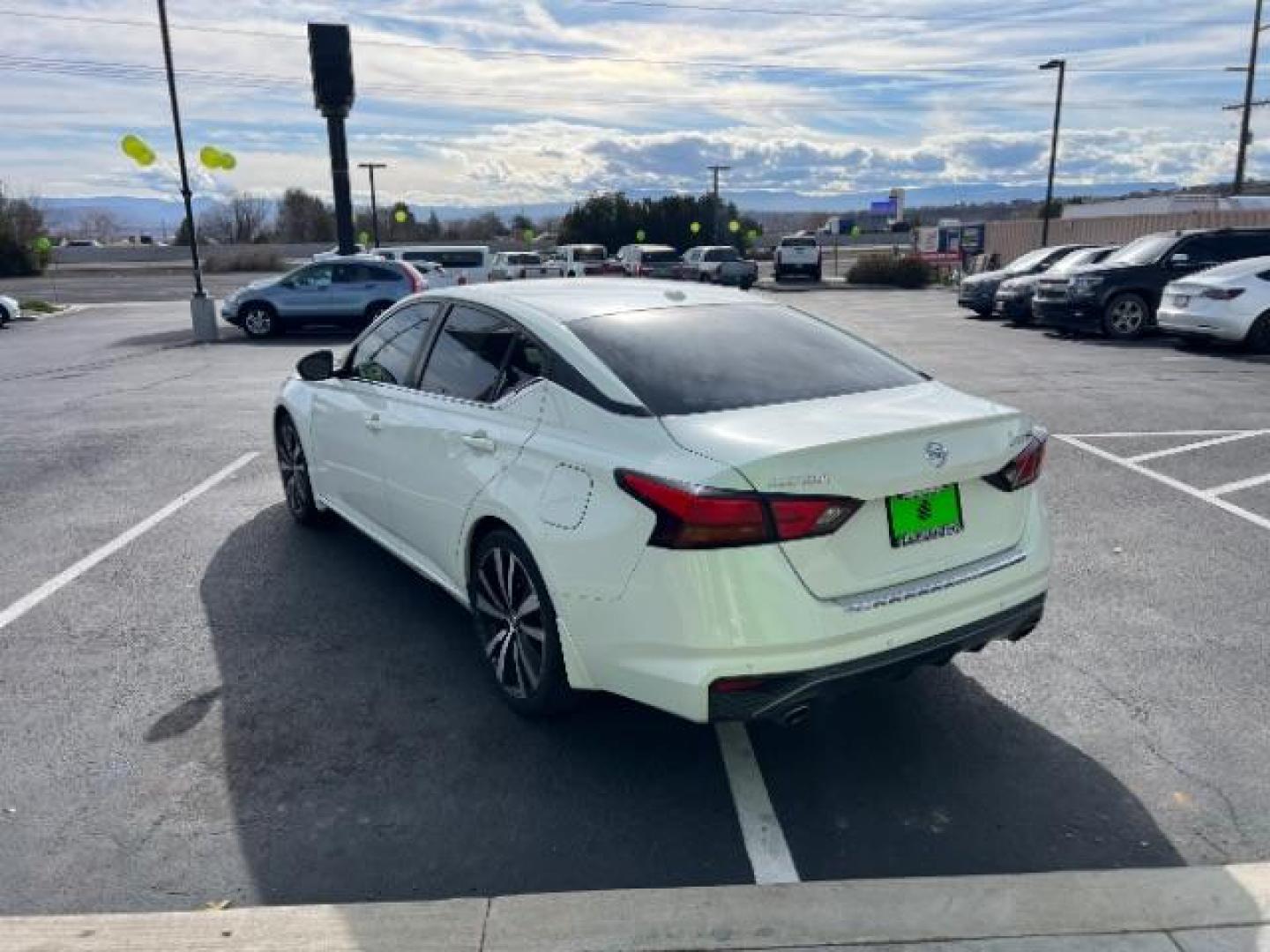 2020 Glacier White /Sport Nissan Altima SR FWD (1N4BL4CV3LN) with an 2.5L I-4 gasoline direct injection engine, Automatic transmission, located at 1865 East Red Hills Pkwy, St. George, 84770, (435) 628-0023, 37.120850, -113.543640 - We specialize in helping ALL people get the best financing available. No matter your credit score, good, bad or none we can get you an amazing rate. Had a bankruptcy, divorce, or repossessions? We give you the green light to get your credit back on the road. Low down and affordable payments that fit - Photo#4