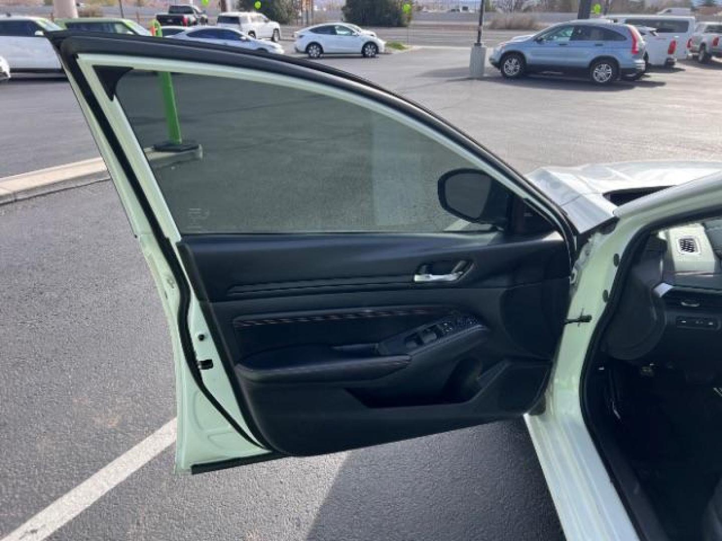 2020 Glacier White /Sport Nissan Altima SR FWD (1N4BL4CV3LN) with an 2.5L I-4 gasoline direct injection engine, Automatic transmission, located at 1865 East Red Hills Pkwy, St. George, 84770, (435) 628-0023, 37.120850, -113.543640 - We specialize in helping ALL people get the best financing available. No matter your credit score, good, bad or none we can get you an amazing rate. Had a bankruptcy, divorce, or repossessions? We give you the green light to get your credit back on the road. Low down and affordable payments that fit - Photo#12