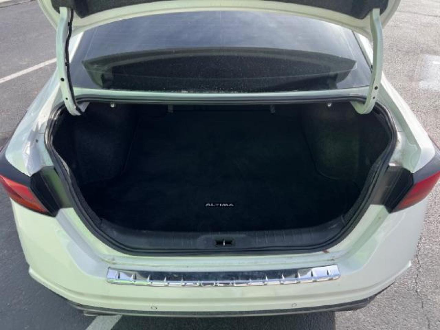 2020 Glacier White /Sport Nissan Altima SR FWD (1N4BL4CV3LN) with an 2.5L I-4 gasoline direct injection engine, Automatic transmission, located at 1865 East Red Hills Pkwy, St. George, 84770, (435) 628-0023, 37.120850, -113.543640 - We specialize in helping ALL people get the best financing available. No matter your credit score, good, bad or none we can get you an amazing rate. Had a bankruptcy, divorce, or repossessions? We give you the green light to get your credit back on the road. Low down and affordable payments that fit - Photo#24