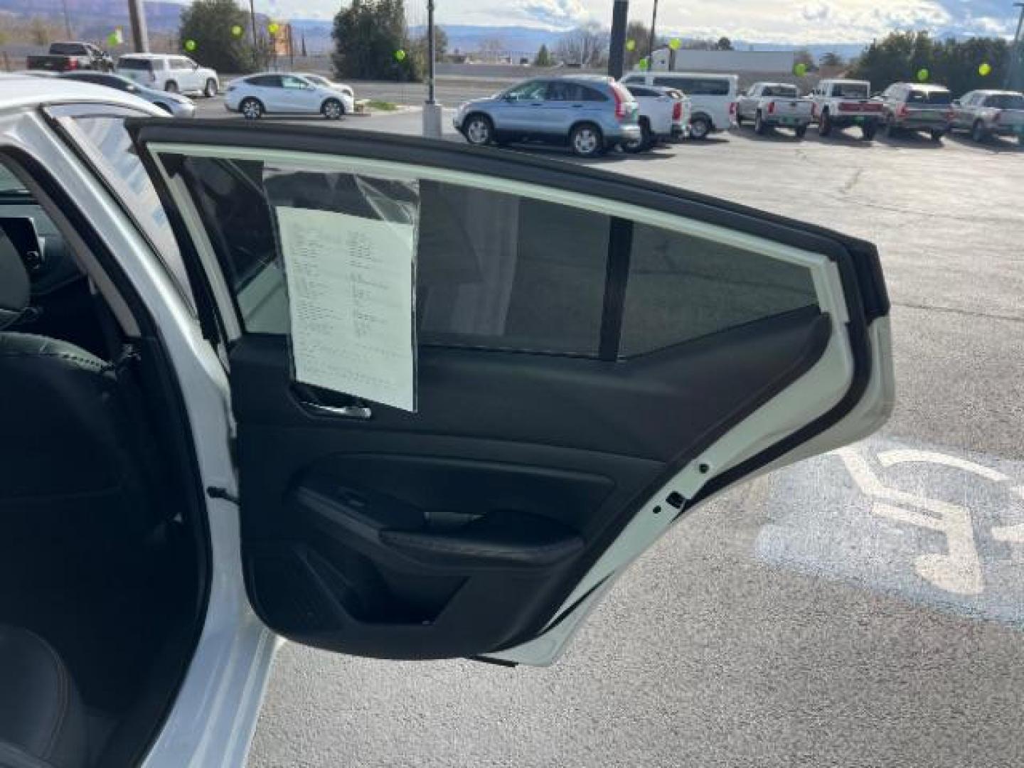 2020 Glacier White /Sport Nissan Altima SR FWD (1N4BL4CV3LN) with an 2.5L I-4 gasoline direct injection engine, Automatic transmission, located at 1865 East Red Hills Pkwy, St. George, 84770, (435) 628-0023, 37.120850, -113.543640 - We specialize in helping ALL people get the best financing available. No matter your credit score, good, bad or none we can get you an amazing rate. Had a bankruptcy, divorce, or repossessions? We give you the green light to get your credit back on the road. Low down and affordable payments that fit - Photo#25