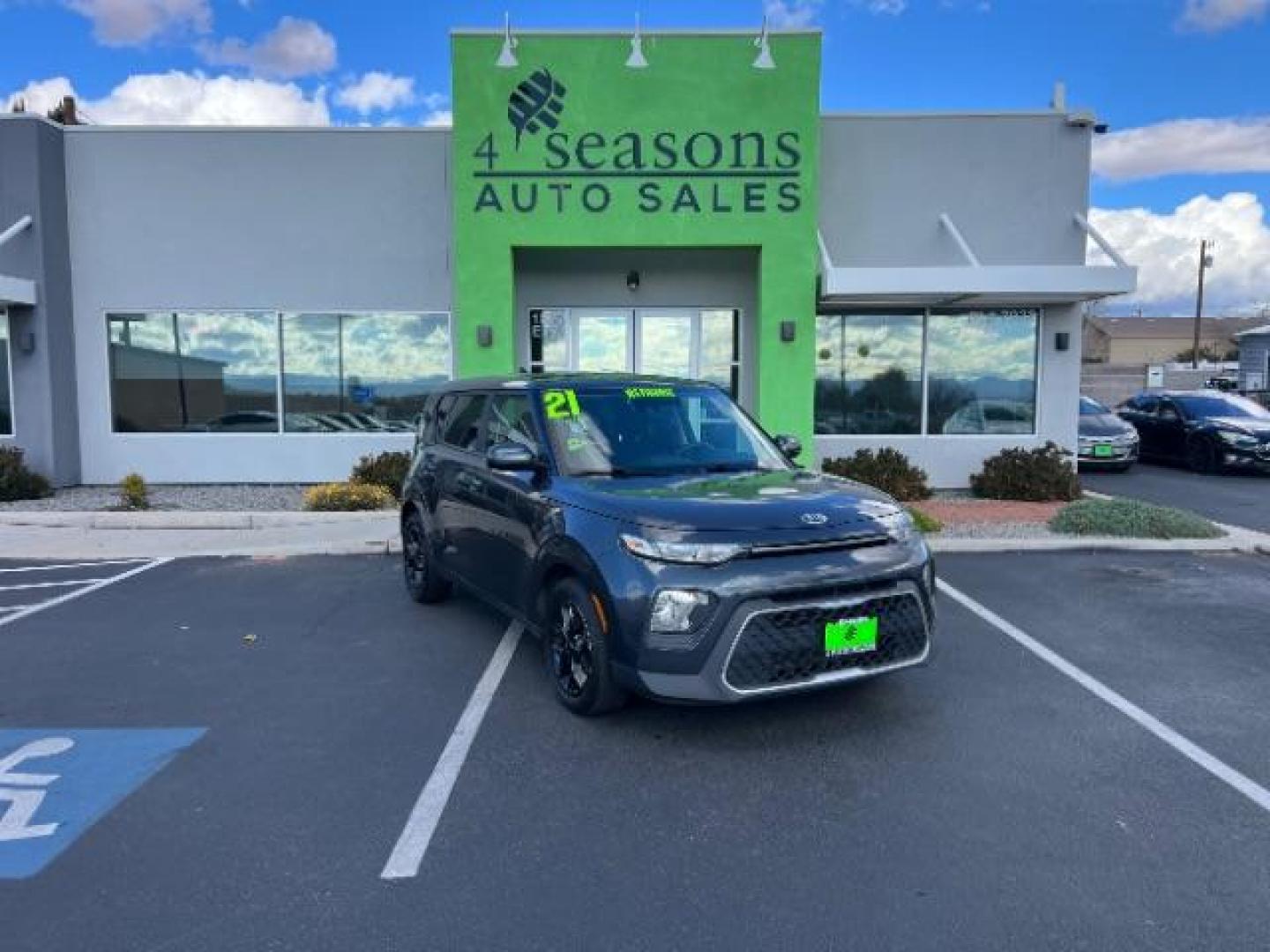 2021 Gravity Gray /Black/Gray Kia Soul S (KNDJ23AUXM7) with an 2L I-4 DOHC engine, Automatic transmission, located at 1865 East Red Hills Pkwy, St. George, 84770, (435) 628-0023, 37.120850, -113.543640 - Photo#0