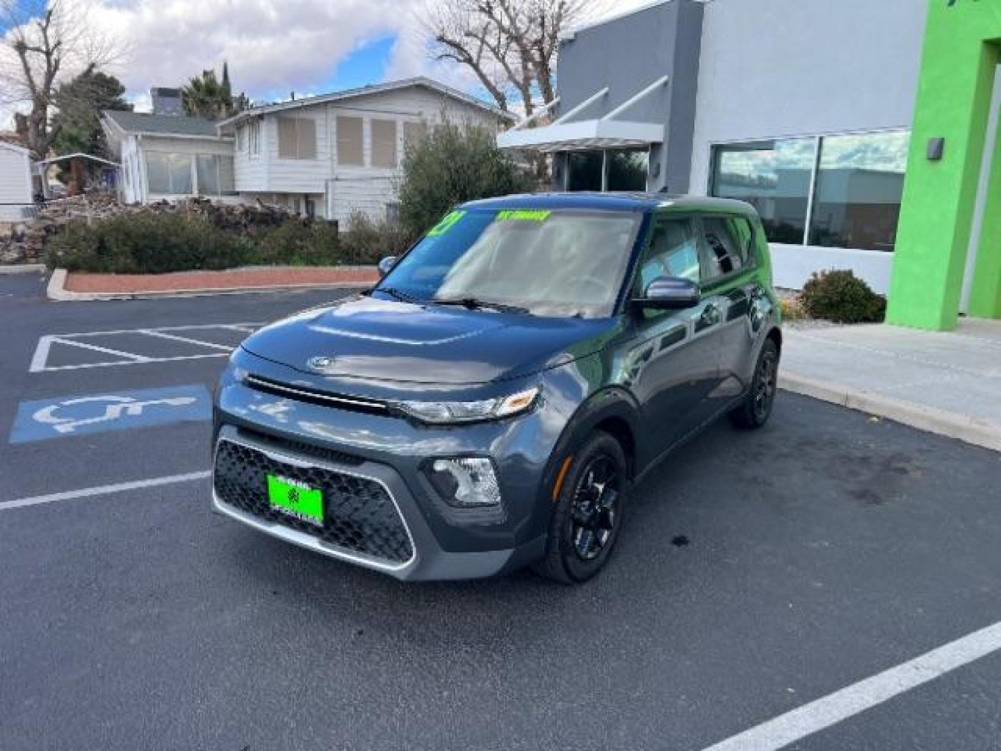 2021 Gravity Gray /Black/Gray Kia Soul S (KNDJ23AUXM7) with an 2L I-4 DOHC engine, Automatic transmission, located at 1865 East Red Hills Pkwy, St. George, 84770, (435) 628-0023, 37.120850, -113.543640 - Photo#2