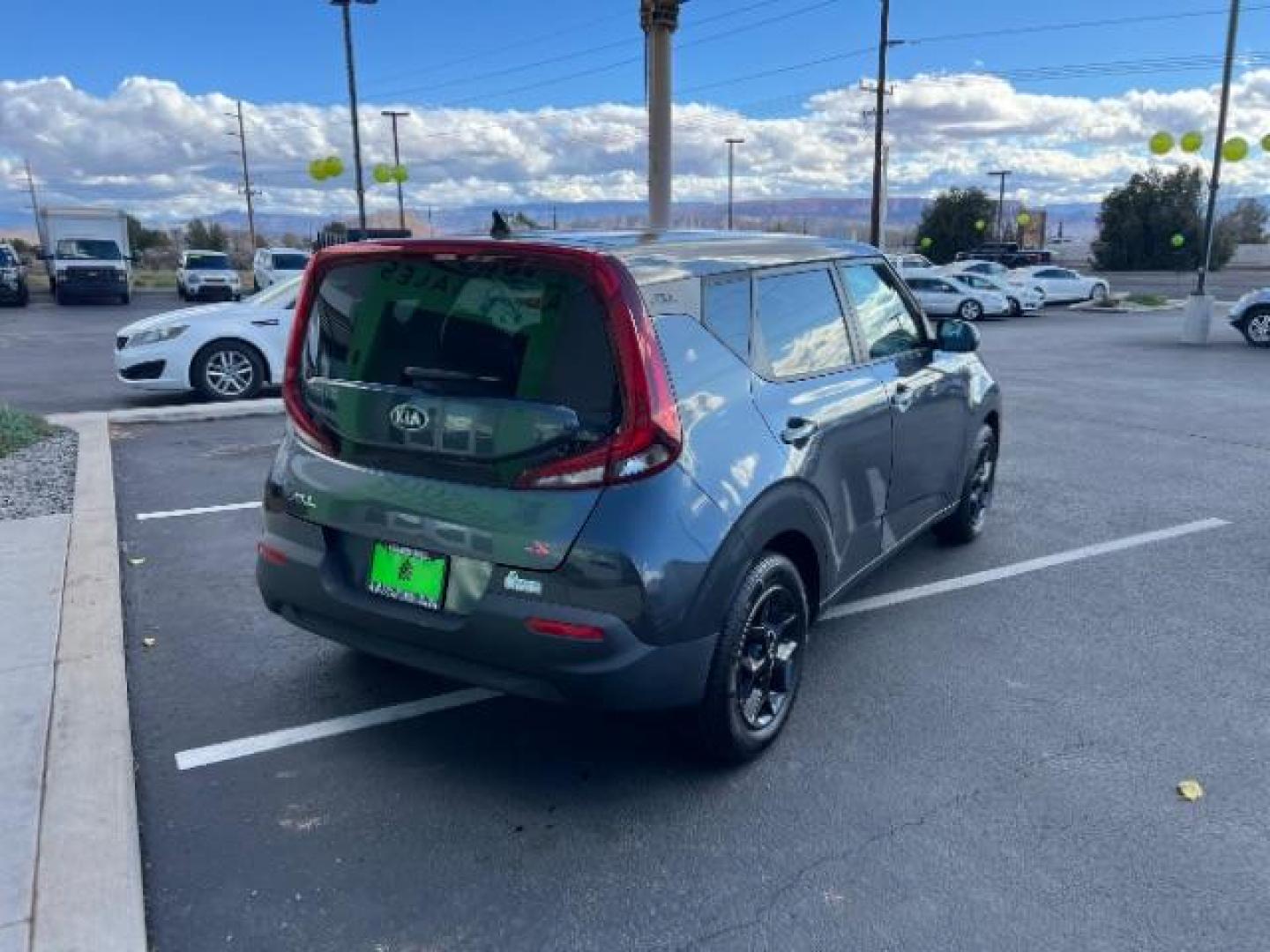 2021 Gravity Gray /Black/Gray Kia Soul S (KNDJ23AUXM7) with an 2L I-4 DOHC engine, Automatic transmission, located at 1865 East Red Hills Pkwy, St. George, 84770, (435) 628-0023, 37.120850, -113.543640 - Photo#6