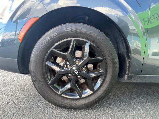 2021 Gravity Gray /Black/Gray Kia Soul S (KNDJ23AUXM7) with an 2L I-4 DOHC engine, Automatic transmission, located at 940 North Main Street, Cedar City, UT, 84720, (435) 628-0023, 37.692936, -113.061897 - We specialize in helping ALL people get the best financing available. No matter your credit score, good, bad or none we can get you an amazing rate. Had a bankruptcy, divorce, or repossessions? We give you the green light to get your credit back on the road. Low down and affordable payments that fit - Photo#9