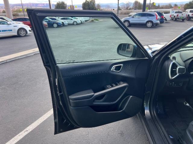2021 Gravity Gray /Black/Gray Kia Soul S (KNDJ23AUXM7) with an 2L I-4 DOHC engine, Automatic transmission, located at 940 North Main Street, Cedar City, UT, 84720, (435) 628-0023, 37.692936, -113.061897 - We specialize in helping ALL people get the best financing available. No matter your credit score, good, bad or none we can get you an amazing rate. Had a bankruptcy, divorce, or repossessions? We give you the green light to get your credit back on the road. Low down and affordable payments that fit - Photo#12
