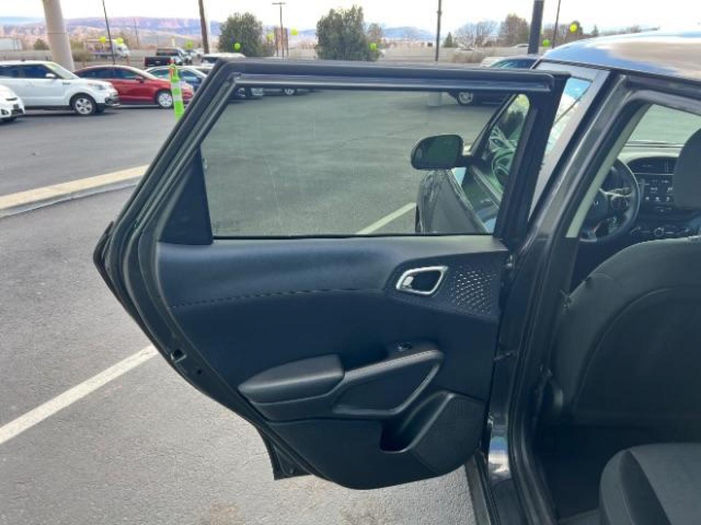 2021 Gravity Gray /Black/Gray Kia Soul S (KNDJ23AUXM7) with an 2L I-4 DOHC engine, Automatic transmission, located at 1865 East Red Hills Pkwy, St. George, 84770, (435) 628-0023, 37.120850, -113.543640 - Photo#21