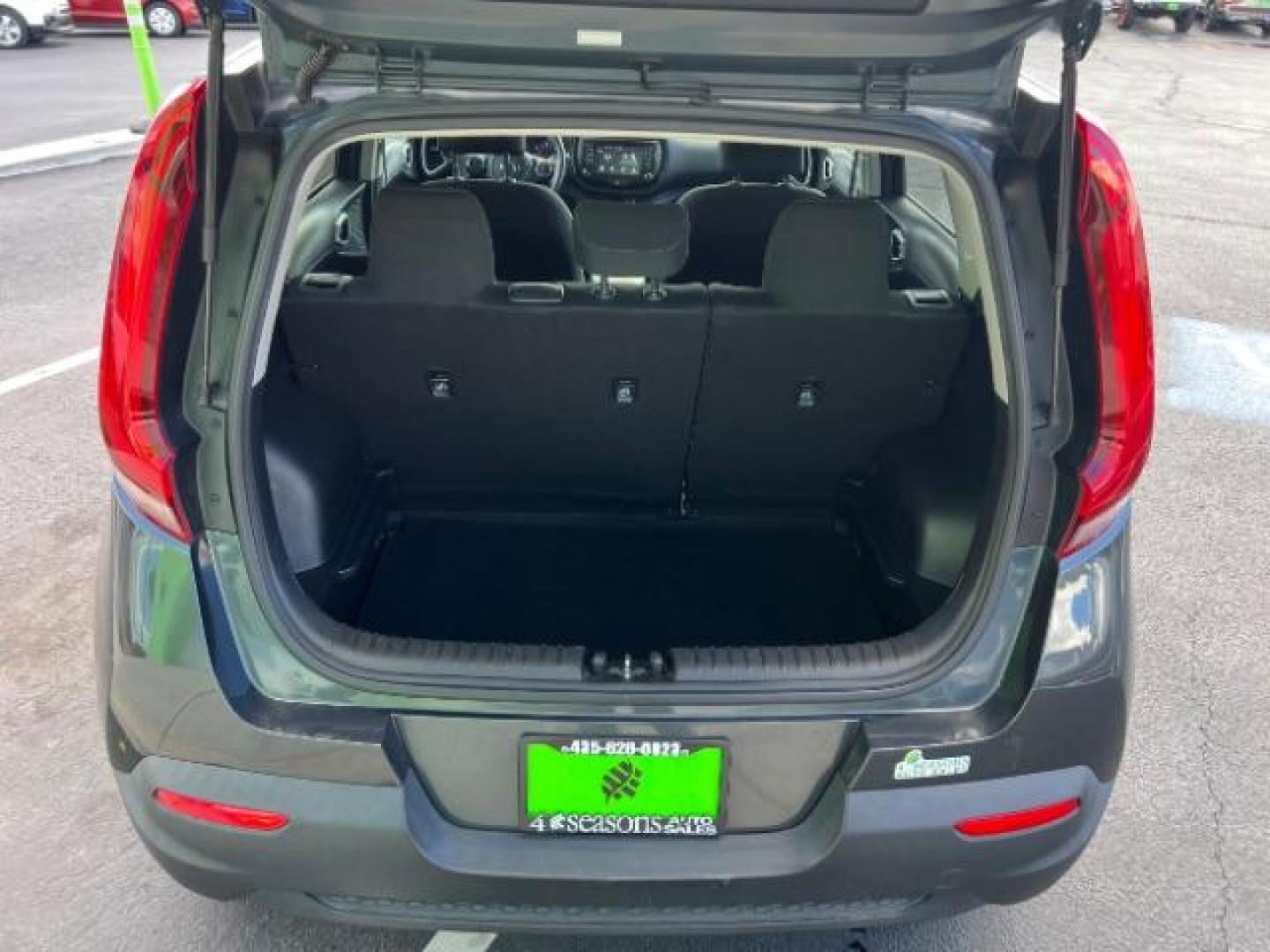 2021 Gravity Gray /Black/Gray Kia Soul S (KNDJ23AUXM7) with an 2L I-4 DOHC engine, Automatic transmission, located at 1865 East Red Hills Pkwy, St. George, 84770, (435) 628-0023, 37.120850, -113.543640 - Photo#24
