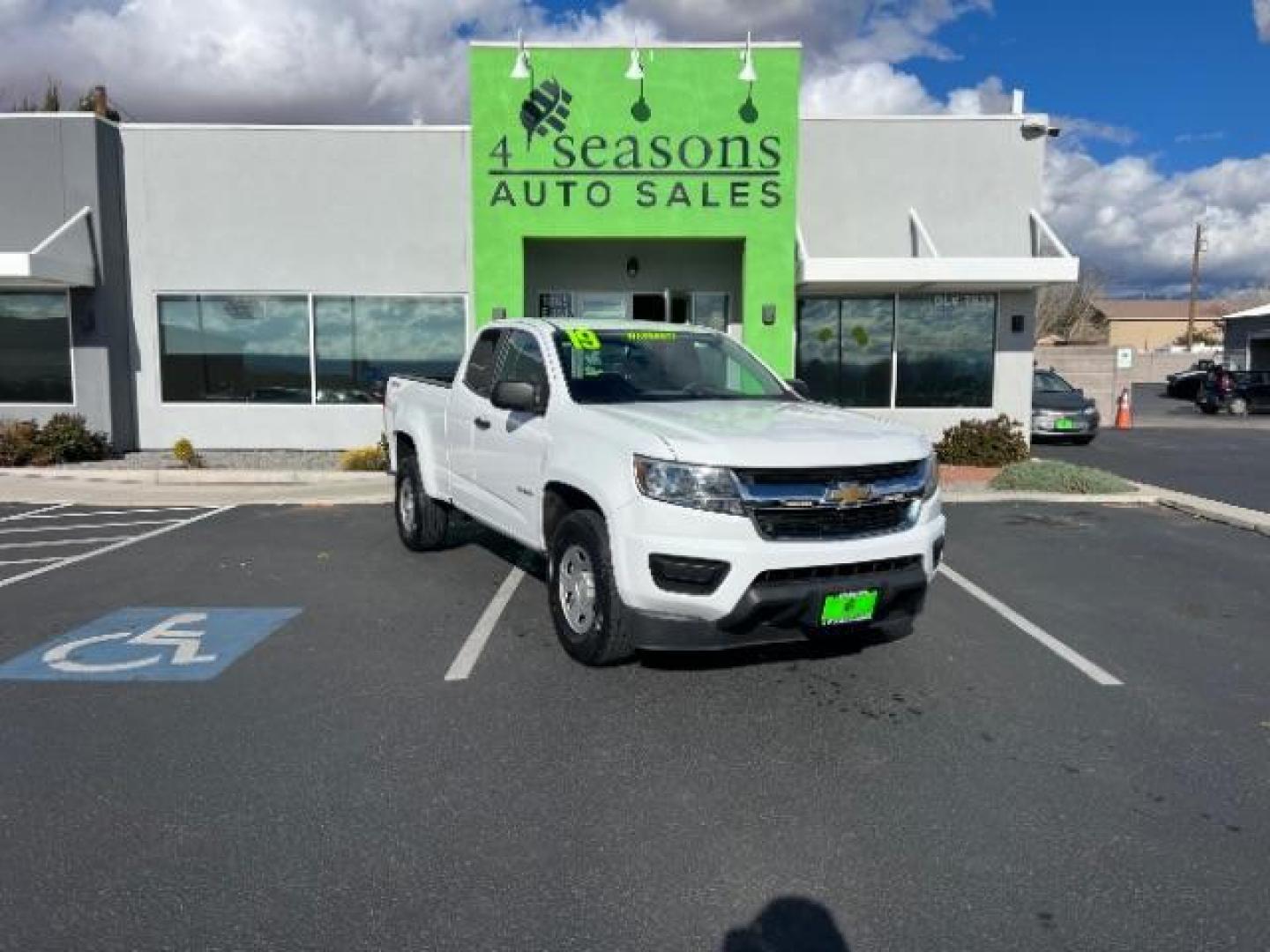 2019 Summit White /Jet Black/Dark Ash Chevrolet Colorado WT (1GCHTBEA1K1) with an 2.5L I-4 gasoline direct injection engine, Automatic transmission, located at 1865 East Red Hills Pkwy, St. George, 84770, (435) 628-0023, 37.120850, -113.543640 - We specialize in helping ALL people get the best financing available. No matter your credit score, good, bad or none we can get you an amazing rate. Had a bankruptcy, divorce, or repossessions? We give you the green light to get your credit back on the road. Low down and affordable payments that fit - Photo#0