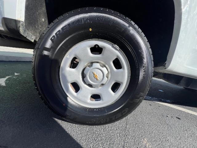 2019 Summit White /Jet Black/Dark Ash Chevrolet Colorado WT (1GCHTBEA1K1) with an 2.5L I-4 gasoline direct injection engine, Automatic transmission, located at 940 North Main Street, Cedar City, UT, 84720, (435) 628-0023, 37.692936, -113.061897 - We specialize in helping ALL people get the best financing available. No matter your credit score, good, bad or none we can get you an amazing rate. Had a bankruptcy, divorce, or repossessions? We give you the green light to get your credit back on the road. Low down and affordable payments that fit - Photo#9