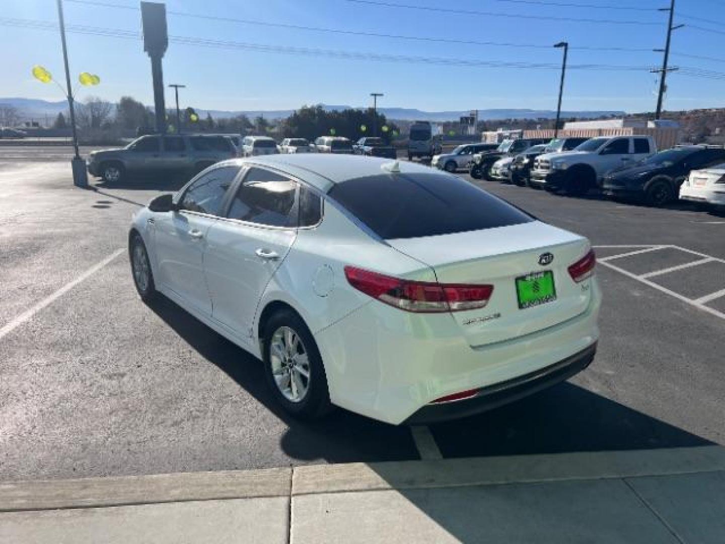 2017 Snow White Pearl /Black Kia Optima LX (5XXGT4L38HG) with an Theta II 2.4L I-4 gasoline direct injection engine, Automatic transmission, located at 1865 East Red Hills Pkwy, St. George, 84770, (435) 628-0023, 37.120850, -113.543640 - We specialize in helping ALL people get the best financing available. No matter your credit score, good, bad or none we can get you an amazing rate. Had a bankruptcy, divorce, or repossessions? We give you the green light to get your credit back on the road. Low down and affordable payments that fit - Photo#4