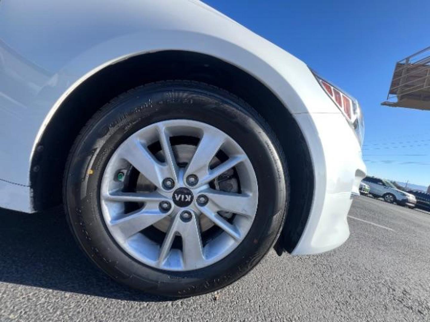 2017 Snow White Pearl /Black Kia Optima LX (5XXGT4L38HG) with an Theta II 2.4L I-4 gasoline direct injection engine, Automatic transmission, located at 1865 East Red Hills Pkwy, St. George, 84770, (435) 628-0023, 37.120850, -113.543640 - We specialize in helping ALL people get the best financing available. No matter your credit score, good, bad or none we can get you an amazing rate. Had a bankruptcy, divorce, or repossessions? We give you the green light to get your credit back on the road. Low down and affordable payments that fit - Photo#9