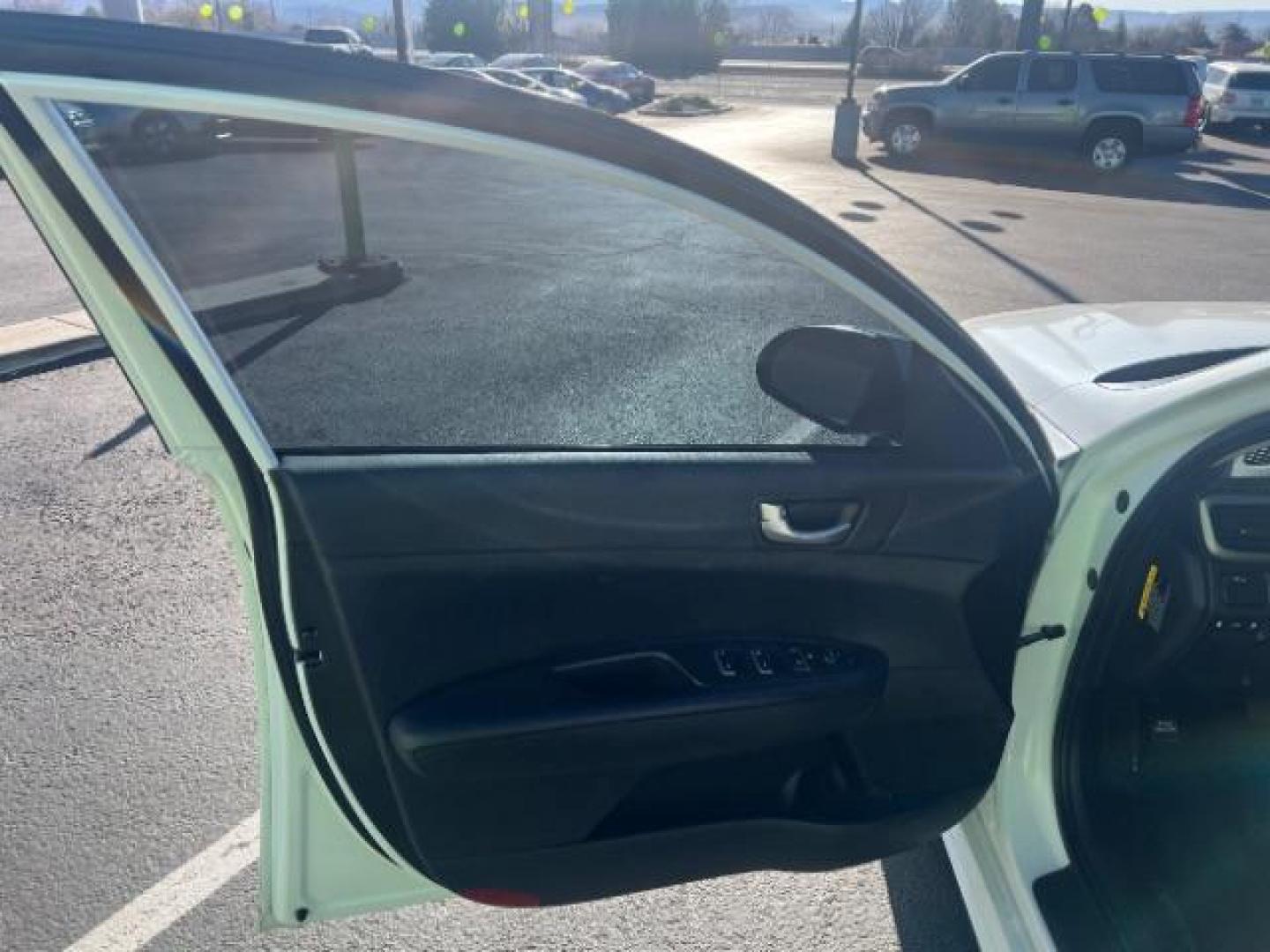 2017 Snow White Pearl /Black Kia Optima LX (5XXGT4L38HG) with an Theta II 2.4L I-4 gasoline direct injection engine, Automatic transmission, located at 1865 East Red Hills Pkwy, St. George, 84770, (435) 628-0023, 37.120850, -113.543640 - We specialize in helping ALL people get the best financing available. No matter your credit score, good, bad or none we can get you an amazing rate. Had a bankruptcy, divorce, or repossessions? We give you the green light to get your credit back on the road. Low down and affordable payments that fit - Photo#12