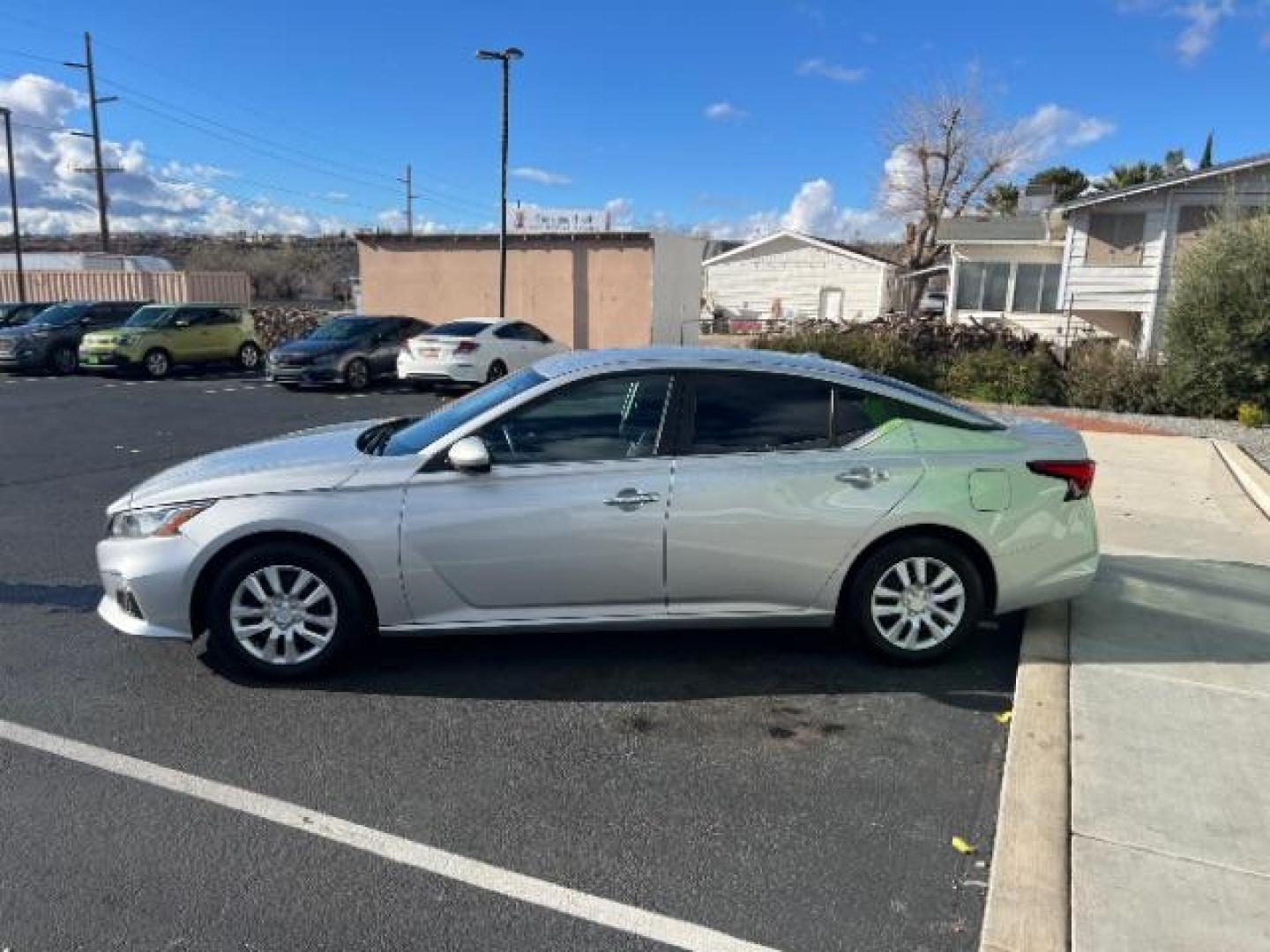 2020 Brilliant Silver Metallic /Charcoal Nissan Altima S FWD (1N4BL4BV0LC) with an 2.5L I-4 gasoline direct injection engine, Automatic transmission, located at 940 North Main Street, Cedar City, UT, 84720, (435) 628-0023, 37.692936, -113.061897 - Photo#3