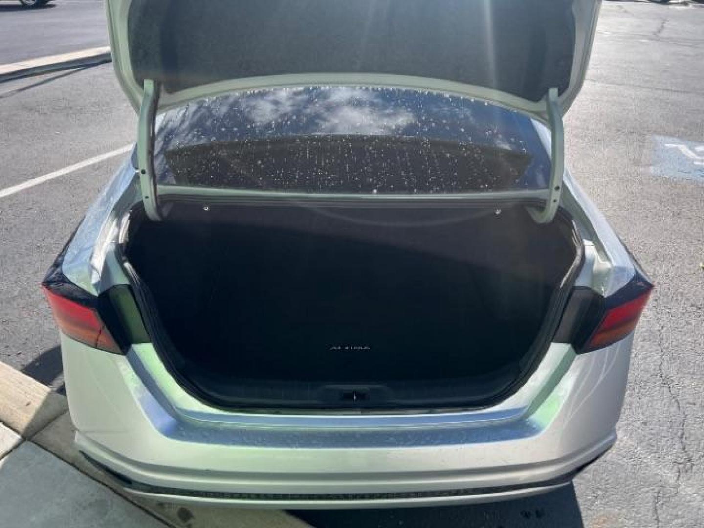 2020 Brilliant Silver Metallic /Charcoal Nissan Altima S FWD (1N4BL4BV0LC) with an 2.5L I-4 gasoline direct injection engine, Automatic transmission, located at 940 North Main Street, Cedar City, UT, 84720, (435) 628-0023, 37.692936, -113.061897 - Photo#24