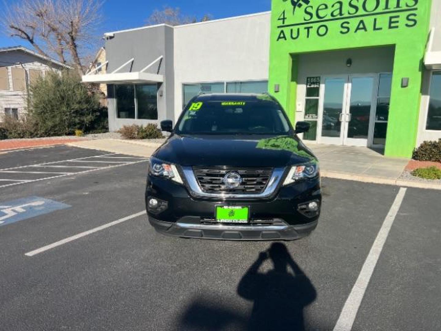 2019 Magnetic Black Pearl /Rock Creek Nissan Pathfinder SL (5N1DR2MMXKC) with an 3.5L V-6 gasoline direct injection engine, Automatic transmission, located at 940 North Main Street, Cedar City, UT, 84720, (435) 628-0023, 37.692936, -113.061897 - We specialize in helping ALL people get the best financing available. No matter your credit score, good, bad or none we can get you an amazing rate. Had a bankruptcy, divorce, or repossessions? We give you the green light to get your credit back on the road. Low down and affordable payments that fit - Photo#1