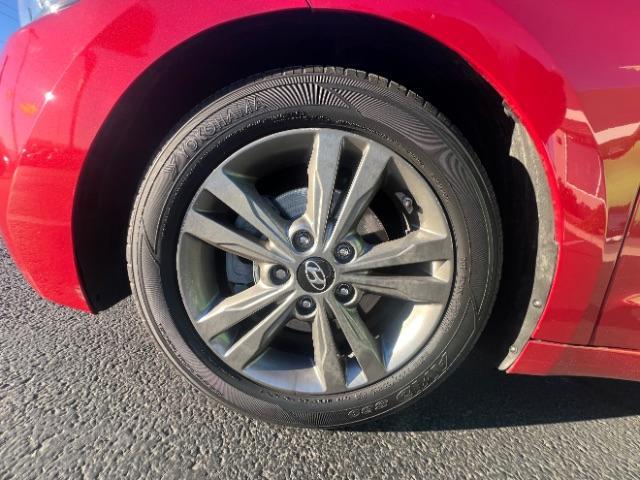 2018 Scarlet Red /Black Hyundai Elantra SEL (5NPD84LF4JH) with an Nu 2L I-4 DOHC engine, Automatic transmission, located at 940 North Main Street, Cedar City, UT, 84720, (435) 628-0023, 37.692936, -113.061897 - We specialize in helping ALL people get the best financing available. No matter your credit score, good, bad or none we can get you an amazing rate. Had a bankruptcy, divorce, or repossessions? We give you the green light to get your credit back on the road. Low down and affordable payments that fit - Photo#9