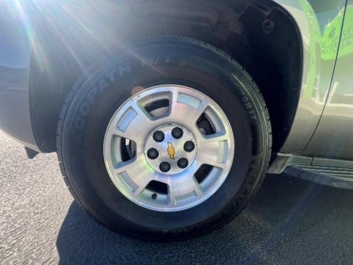 2009 Graystone Metallic /Ebony Cloth Interior Chevrolet Suburban LS 1500 4WD (1GNFK163X9R) with an 5.3L V8 OHV 16V FFV engine, 6-Speed Automatic transmission, located at 1865 East Red Hills Pkwy, St. George, 84770, (435) 628-0023, 37.120850, -113.543640 - We specialize in helping ALL people get the best financing available. No matter your credit score, good, bad or none we can get you an amazing rate. Had a bankruptcy, divorce, or repossessions? We give you the green light to get your credit back on the road. Low down and affordable payments that fit - Photo#11