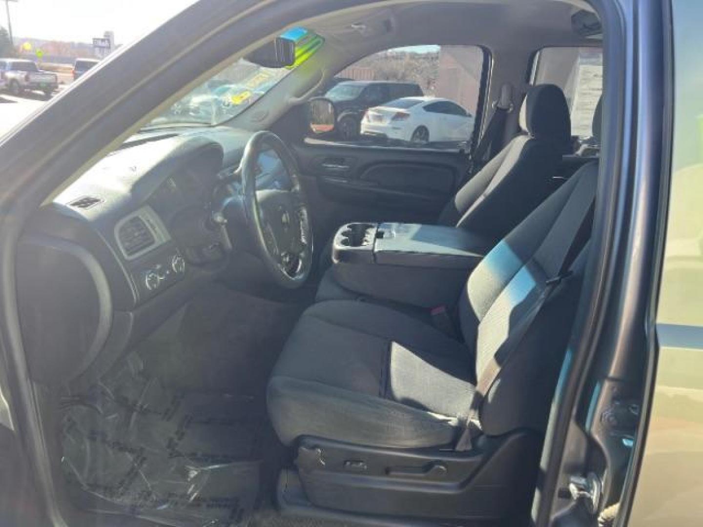 2009 Graystone Metallic /Ebony Cloth Interior Chevrolet Suburban LS 1500 4WD (1GNFK163X9R) with an 5.3L V8 OHV 16V FFV engine, 6-Speed Automatic transmission, located at 1865 East Red Hills Pkwy, St. George, 84770, (435) 628-0023, 37.120850, -113.543640 - We specialize in helping ALL people get the best financing available. No matter your credit score, good, bad or none we can get you an amazing rate. Had a bankruptcy, divorce, or repossessions? We give you the green light to get your credit back on the road. Low down and affordable payments that fit - Photo#14