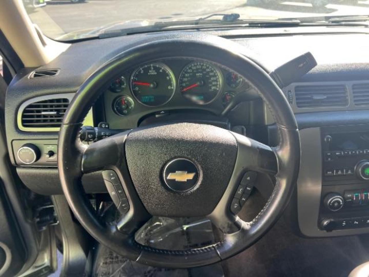 2009 Graystone Metallic /Ebony Cloth Interior Chevrolet Suburban LS 1500 4WD (1GNFK163X9R) with an 5.3L V8 OHV 16V FFV engine, 6-Speed Automatic transmission, located at 1865 East Red Hills Pkwy, St. George, 84770, (435) 628-0023, 37.120850, -113.543640 - We specialize in helping ALL people get the best financing available. No matter your credit score, good, bad or none we can get you an amazing rate. Had a bankruptcy, divorce, or repossessions? We give you the green light to get your credit back on the road. Low down and affordable payments that fit - Photo#15