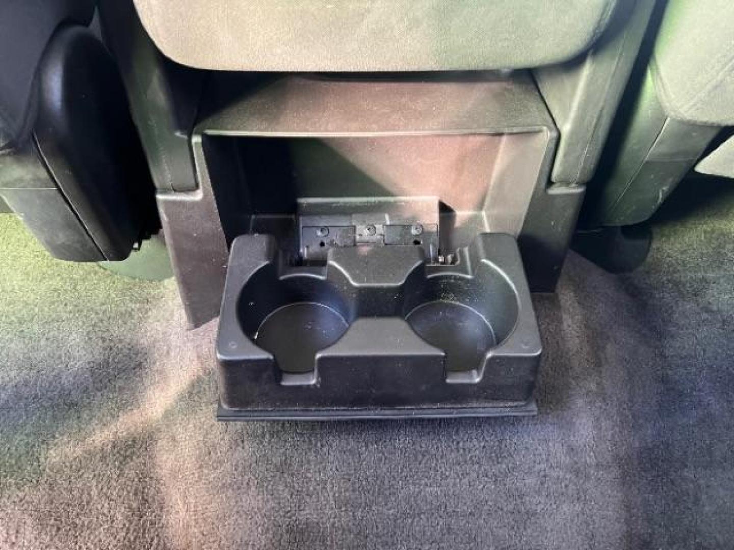 2009 Graystone Metallic /Ebony Cloth Interior Chevrolet Suburban LS 1500 4WD (1GNFK163X9R) with an 5.3L V8 OHV 16V FFV engine, 6-Speed Automatic transmission, located at 1865 East Red Hills Pkwy, St. George, 84770, (435) 628-0023, 37.120850, -113.543640 - We specialize in helping ALL people get the best financing available. No matter your credit score, good, bad or none we can get you an amazing rate. Had a bankruptcy, divorce, or repossessions? We give you the green light to get your credit back on the road. Low down and affordable payments that fit - Photo#22