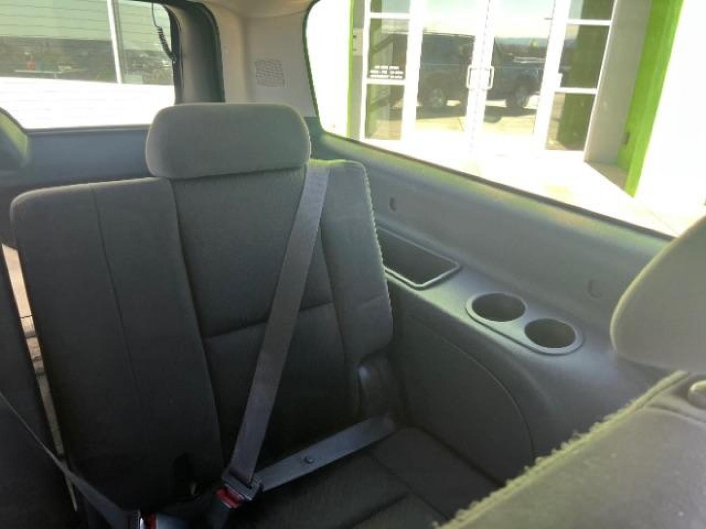 2009 Graystone Metallic /Ebony Cloth Interior Chevrolet Suburban LS 1500 4WD (1GNFK163X9R) with an 5.3L V8 OHV 16V FFV engine, 6-Speed Automatic transmission, located at 1865 East Red Hills Pkwy, St. George, 84770, (435) 628-0023, 37.120850, -113.543640 - We specialize in helping ALL people get the best financing available. No matter your credit score, good, bad or none we can get you an amazing rate. Had a bankruptcy, divorce, or repossessions? We give you the green light to get your credit back on the road. Low down and affordable payments that fit - Photo#27