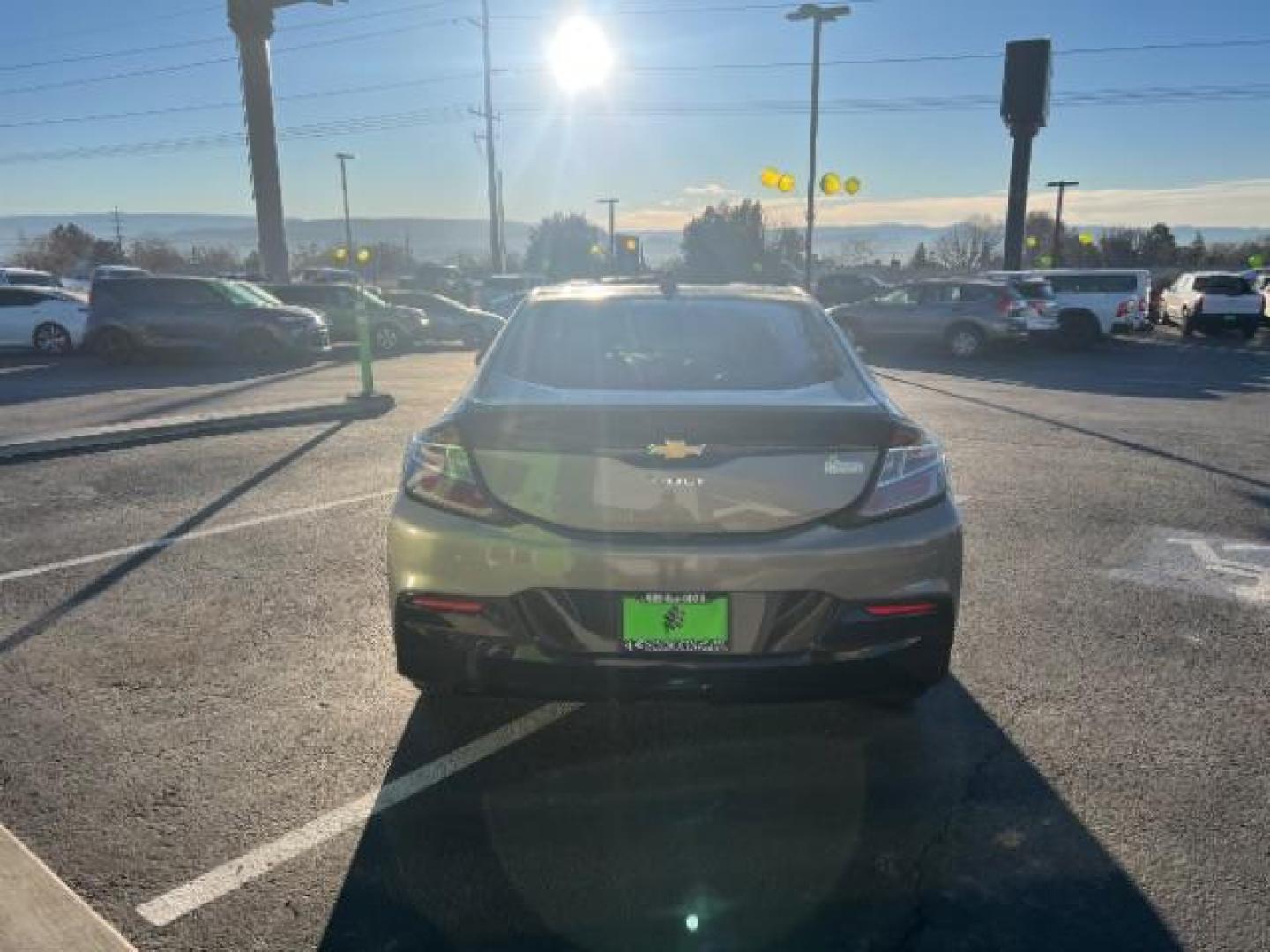 2017 Pepperdust Metallic /Jet Black/Jet Black Chevrolet Volt LT (1G1RC6S55HU) with an Voltec 1.5L I-4 gasoline direct injection engine, Automatic transmission, located at 940 North Main Street, Cedar City, UT, 84720, (435) 628-0023, 37.692936, -113.061897 - We specialize in helping ALL people get the best financing available. No matter your credit score, good, bad or none we can get you an amazing rate. Had a bankruptcy, divorce, or repossessions? We give you the green light to get your credit back on the road. Low down and affordable payments that fit - Photo#5