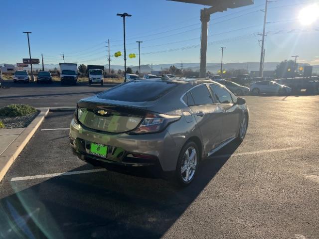 2017 Pepperdust Metallic /Jet Black/Jet Black Chevrolet Volt LT (1G1RC6S55HU) with an Voltec 1.5L I-4 gasoline direct injection engine, Automatic transmission, located at 940 North Main Street, Cedar City, UT, 84720, (435) 628-0023, 37.692936, -113.061897 - Photo#6