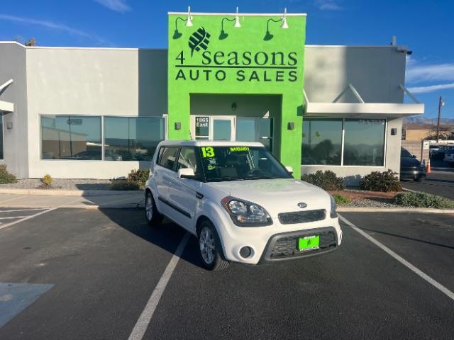 2013 White /Black Kia Soul Base (KNDJT2A58D7) , Automatic transmission, located at 1865 East Red Hills Pkwy, St. George, 84770, (435) 628-0023, 37.120850, -113.543640 - We specialize in helping ALL people get the best financing available. No matter your credit score, good, bad or none we can get you an amazing rate. Had a bankruptcy, divorce, or repossessions? We give you the green light to get your credit back on the road. Low down and affordable payments that fit - Photo#0