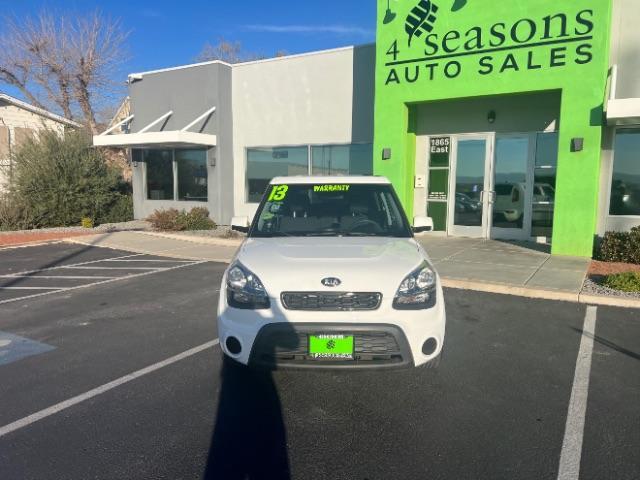 2013 White /Black Kia Soul Base (KNDJT2A58D7) , Automatic transmission, located at 1865 East Red Hills Pkwy, St. George, 84770, (435) 628-0023, 37.120850, -113.543640 - We specialize in helping ALL people get the best financing available. No matter your credit score, good, bad or none we can get you an amazing rate. Had a bankruptcy, divorce, or repossessions? We give you the green light to get your credit back on the road. Low down and affordable payments that fit - Photo#1