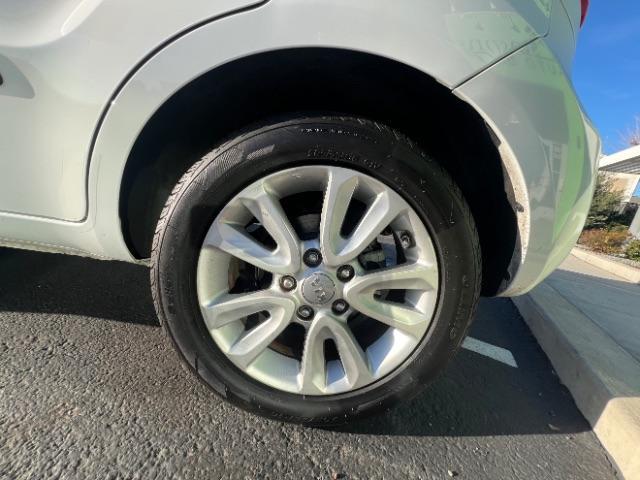 2013 White /Black Kia Soul Base (KNDJT2A58D7) , Automatic transmission, located at 1865 East Red Hills Pkwy, St. George, 84770, (435) 628-0023, 37.120850, -113.543640 - We specialize in helping ALL people get the best financing available. No matter your credit score, good, bad or none we can get you an amazing rate. Had a bankruptcy, divorce, or repossessions? We give you the green light to get your credit back on the road. Low down and affordable payments that fit - Photo#8