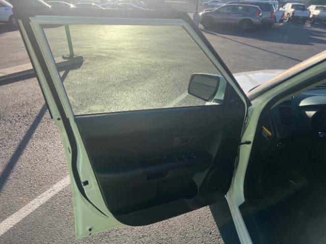 2013 White /Black Kia Soul Base (KNDJT2A58D7) , Automatic transmission, located at 1865 East Red Hills Pkwy, St. George, 84770, (435) 628-0023, 37.120850, -113.543640 - We specialize in helping ALL people get the best financing available. No matter your credit score, good, bad or none we can get you an amazing rate. Had a bankruptcy, divorce, or repossessions? We give you the green light to get your credit back on the road. Low down and affordable payments that fit - Photo#12