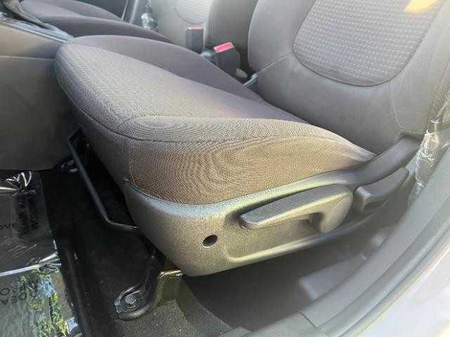 2013 White /Black Kia Soul Base (KNDJT2A58D7) , Automatic transmission, located at 1865 East Red Hills Pkwy, St. George, 84770, (435) 628-0023, 37.120850, -113.543640 - We specialize in helping ALL people get the best financing available. No matter your credit score, good, bad or none we can get you an amazing rate. Had a bankruptcy, divorce, or repossessions? We give you the green light to get your credit back on the road. Low down and affordable payments that fit - Photo#13