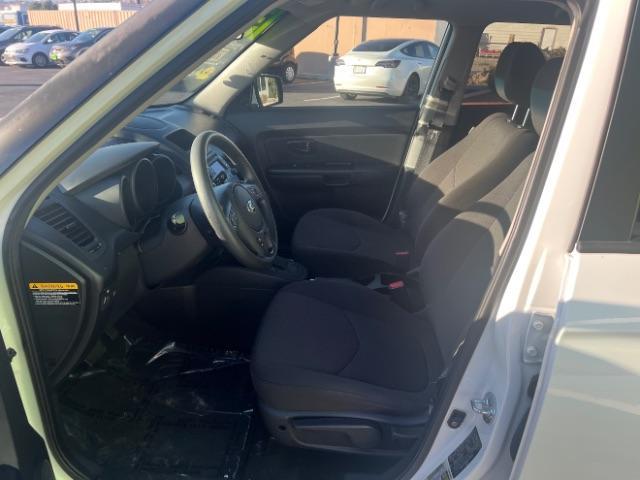 2013 White /Black Kia Soul Base (KNDJT2A58D7) , Automatic transmission, located at 1865 East Red Hills Pkwy, St. George, 84770, (435) 628-0023, 37.120850, -113.543640 - We specialize in helping ALL people get the best financing available. No matter your credit score, good, bad or none we can get you an amazing rate. Had a bankruptcy, divorce, or repossessions? We give you the green light to get your credit back on the road. Low down and affordable payments that fit - Photo#14